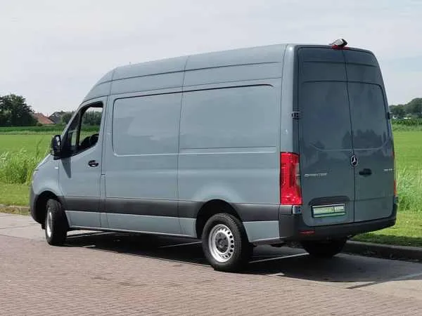 Mercedes-Benz Sprinter 316 L2H2 MBUX Camera RWD Image 5