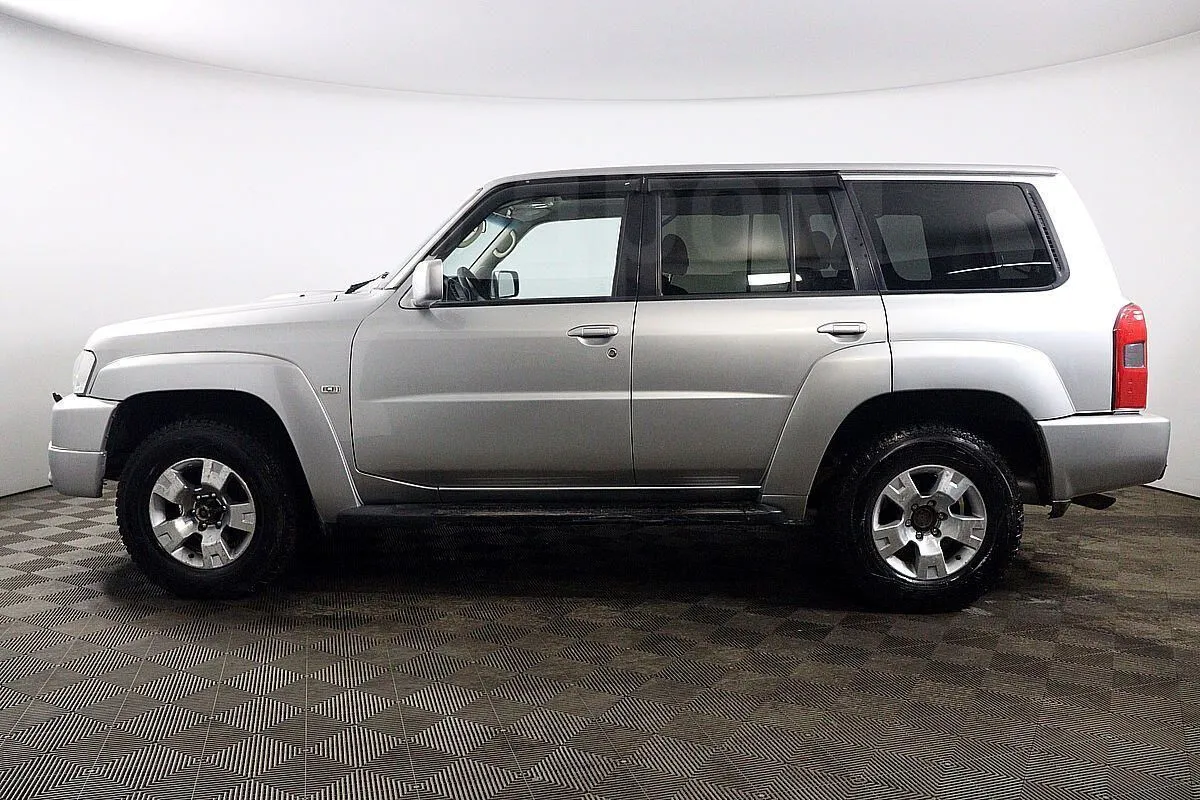 Nissan Patrol Image 8